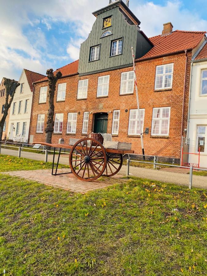 Gasthaus Hafenblick Tönning Buitenkant foto